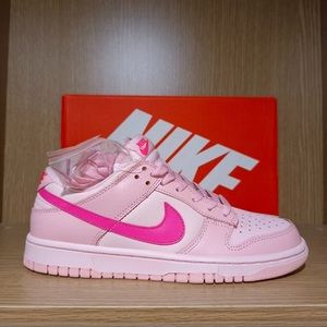 Nike Dunk Low Triple Pink